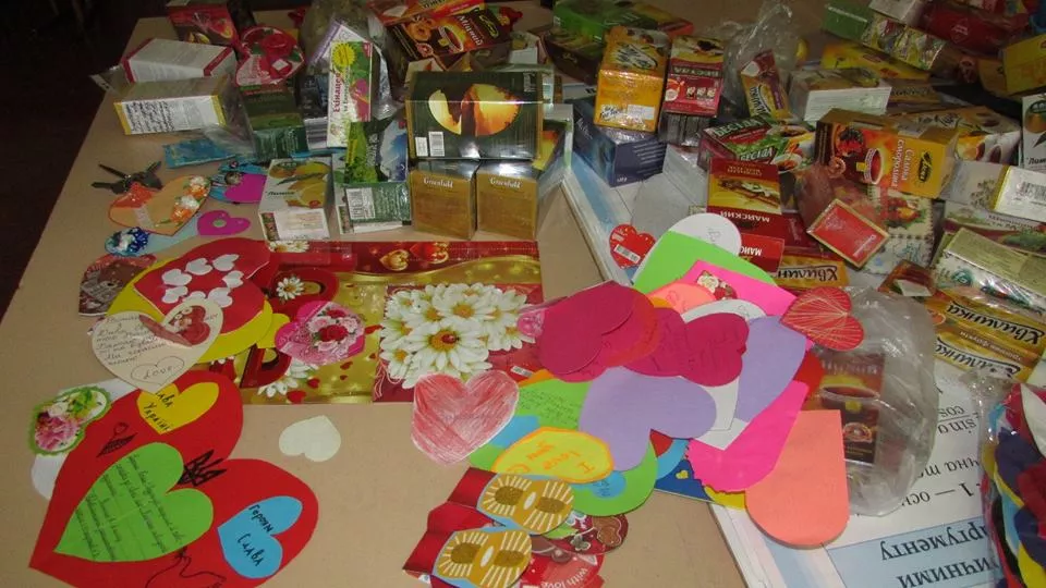 Добро руками дітей: Учні нововолинської школи здають макулатуру та допомагають бійцям на Сході 24