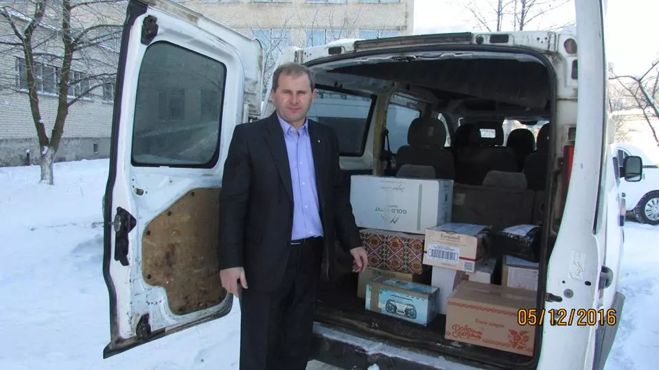 Добро руками дітей: Учні нововолинської школи здають макулатуру та допомагають бійцям на Сході 30