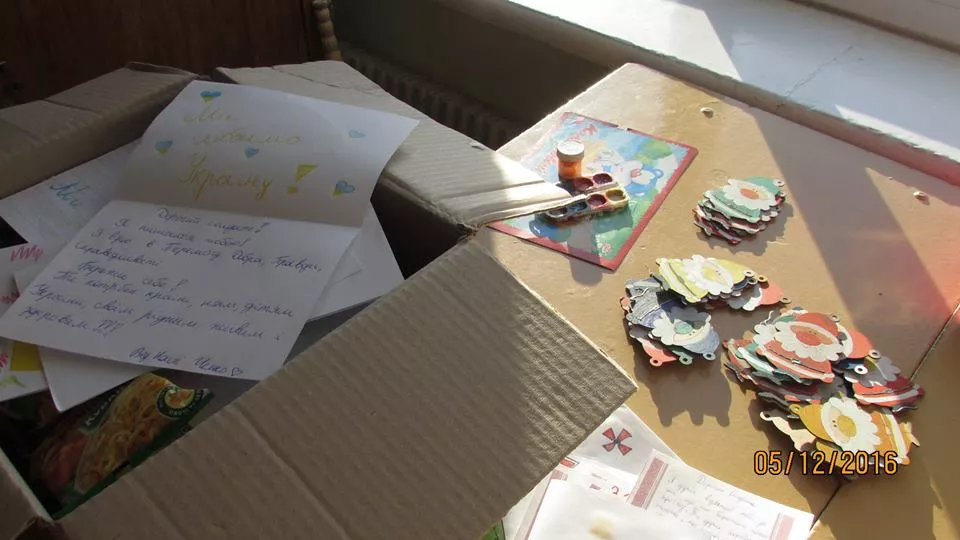 Добро руками дітей: Учні нововолинської школи здають макулатуру та допомагають бійцям на Сході 34