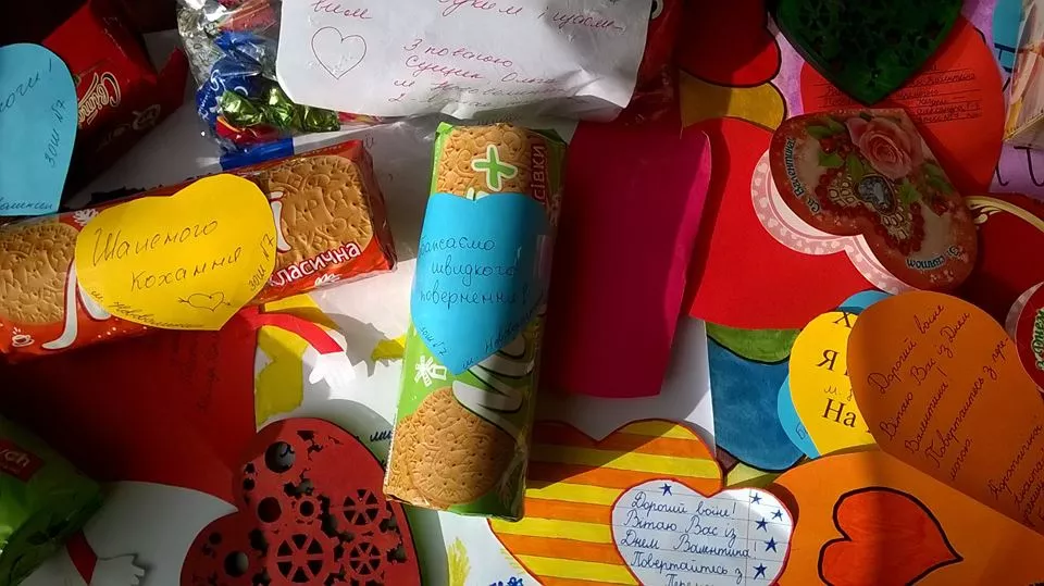 Добро руками дітей: Учні нововолинської школи здають макулатуру та допомагають бійцям на Сході 39