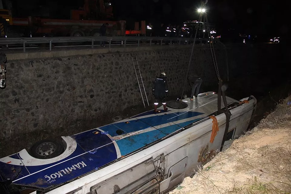 У Туреччині розбився рейсовий автобус: вісім загиблих і 28 поранених 2