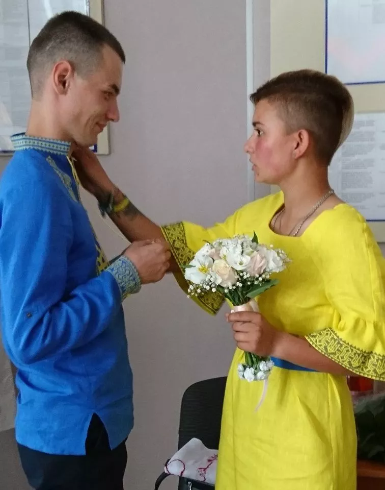 Військовослужбовці 14-ї ОМБр зустрілися й одружилися на передовій 9