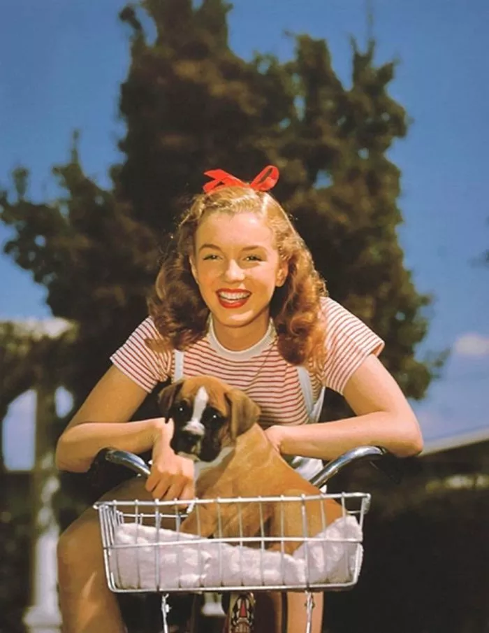 Світлини 19-річної Мерилін Монро, зроблені до її світової слави, виставлять на аукціоні 12