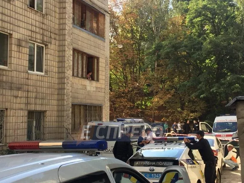 У Києві безхатько знайшов пакет із мертвим немовлям 1