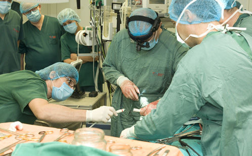 В Україні втретє в історії людині імплантували механічне серце 1