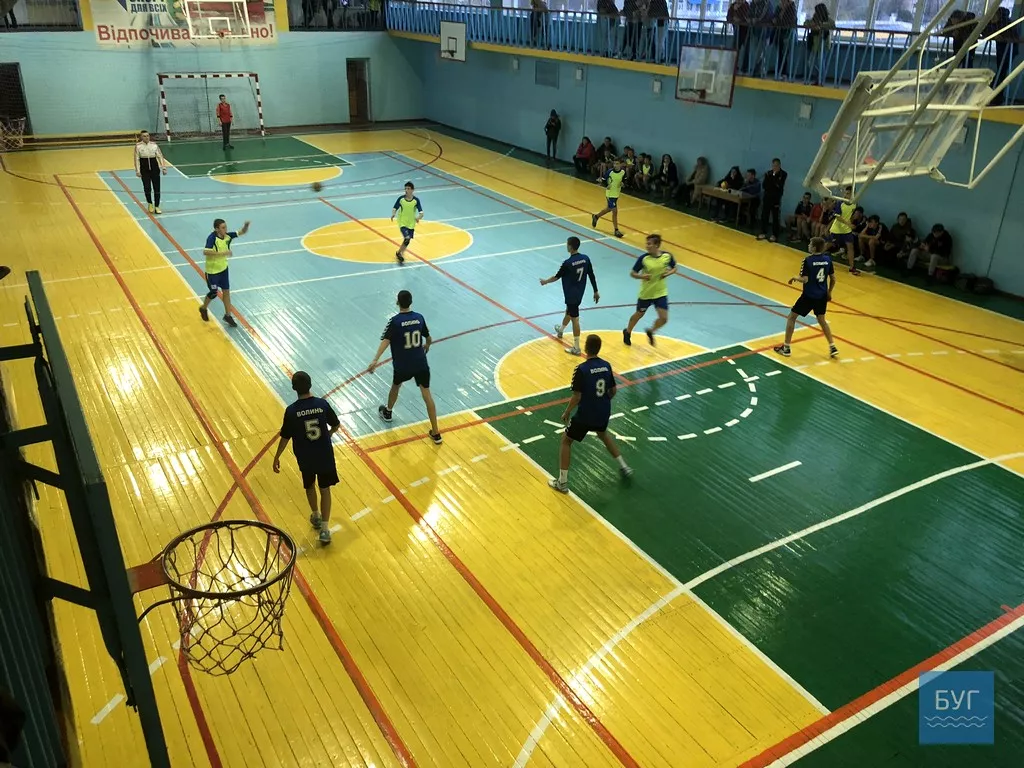 Нововолинська команда впевнено перемогла у першому турі Чемпіонату України з гандболу 5