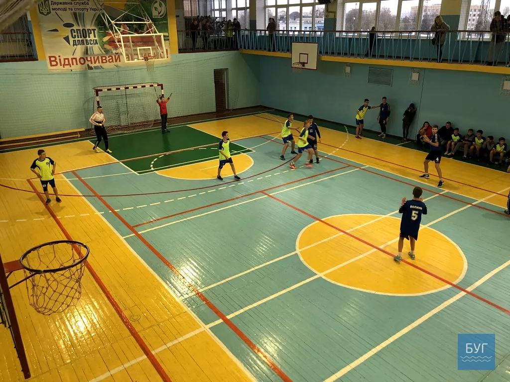 Нововолинська команда впевнено перемогла у першому турі Чемпіонату України з гандболу 3