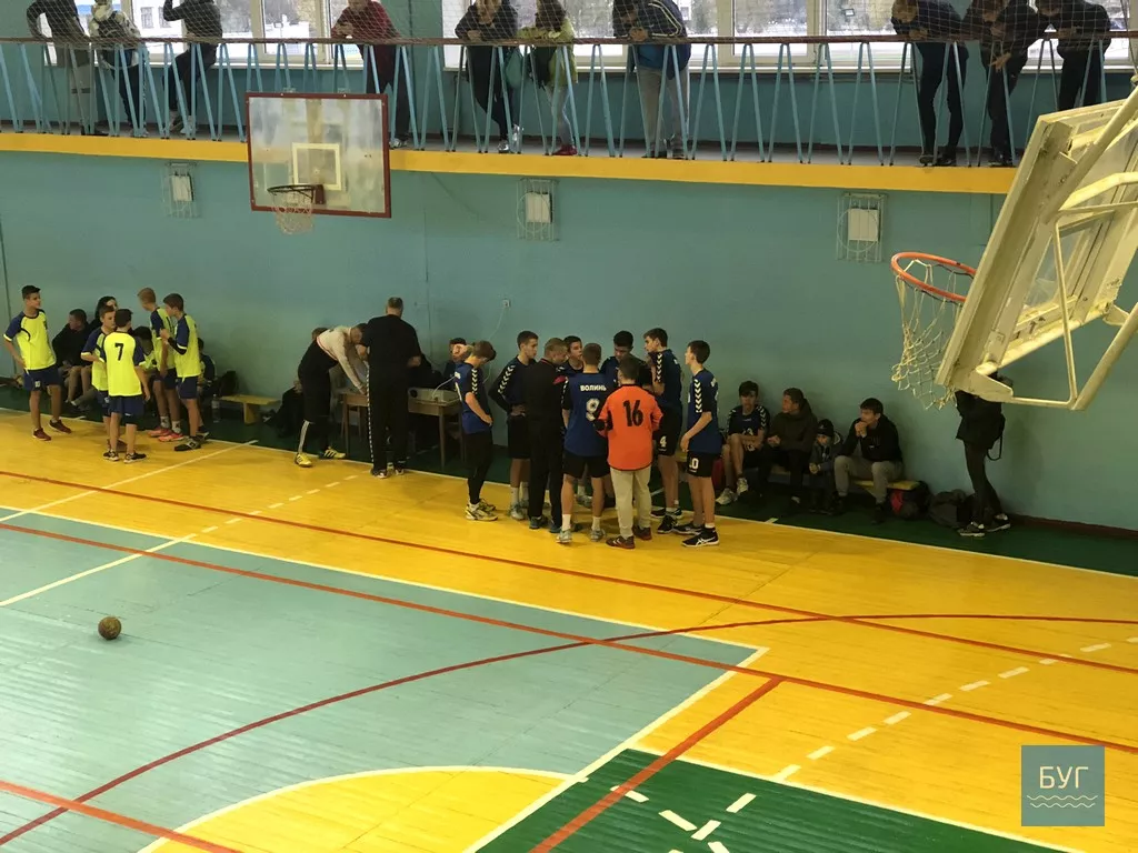Нововолинська команда впевнено перемогла у першому турі Чемпіонату України з гандболу 8