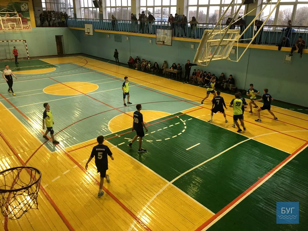 Нововолинська команда впевнено перемогла у першому турі Чемпіонату України з гандболу 4