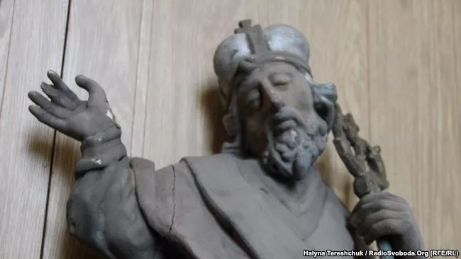 У церкві Святого Миколая в Радехові Львівської області виявили сховок із цінностями 3