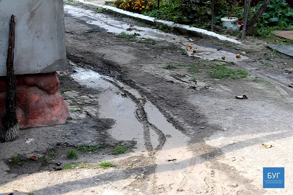 В Іваничах підприємство «ЄвропаЦукор» залило нечистотами подвір’я багатодітній сім‘ї 5