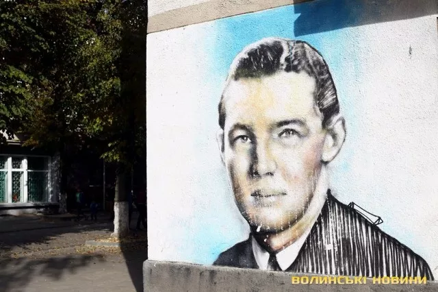 Символічні, красиві, унікальні: топ найкращих муралів і графіті Луцька 13