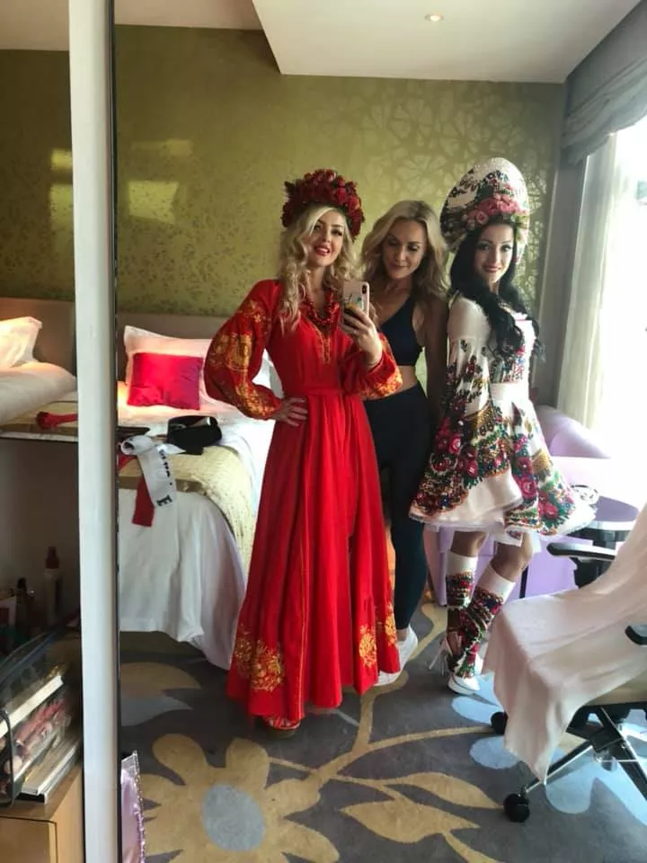 Яна Власюк з Нововолинська на фіналі конкурсу «Mrs. Globe» в Китаї отримала черговий титул та ввійшла в ТОП-30 14