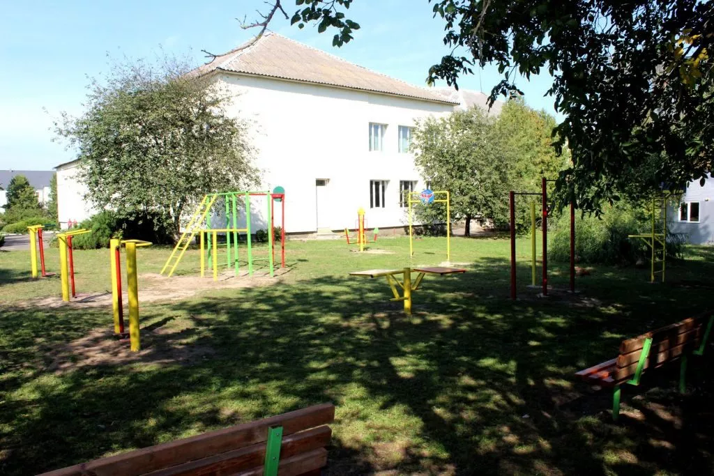 У Зимнівській школі розширили спортивний майданчик та встановили камери відеонагляду 2