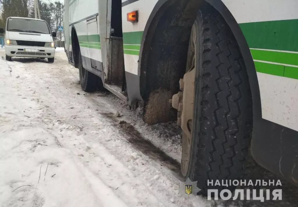 У Рожищі легковик зіткнувся з пасажирським автобусом 3