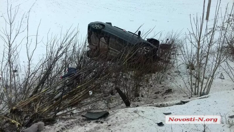 На трасі «Миколаїв – Дніпропетровськ» зіштовхнулись два авто, загинули діти 3