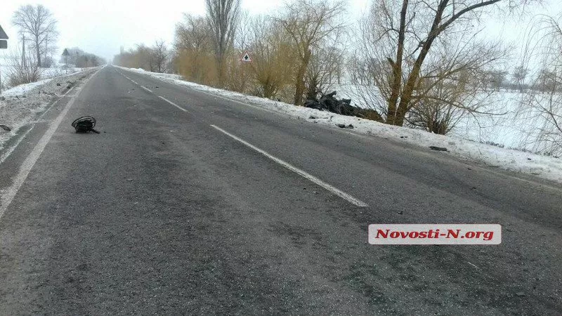 На трасі «Миколаїв – Дніпропетровськ» зіштовхнулись два авто, загинули діти 4