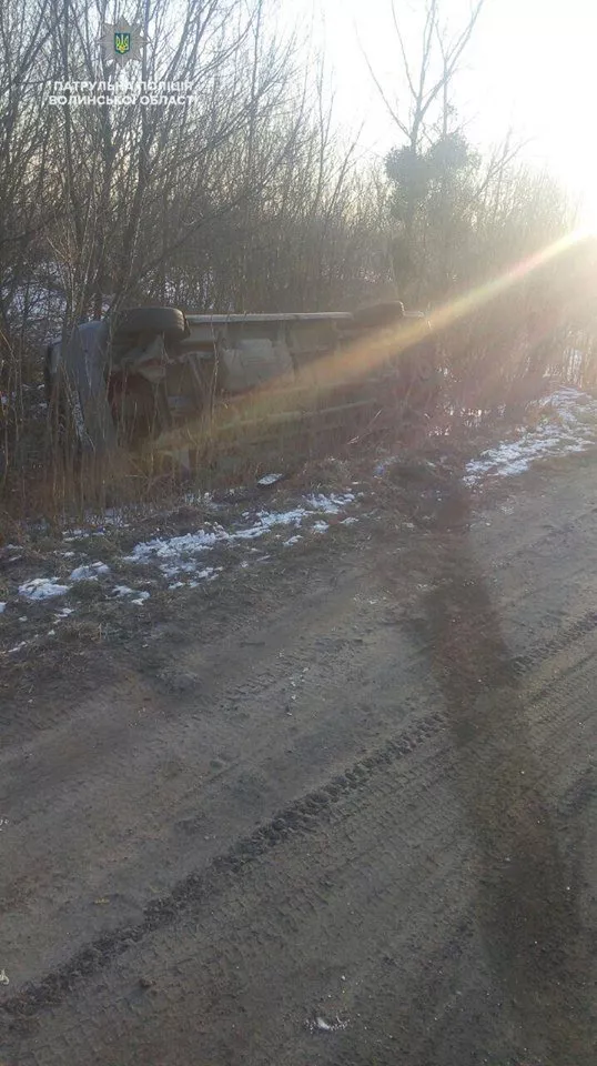 На трасі «Ковель-Луцьк» в ДТП потрапили вантажівка та автобус 2