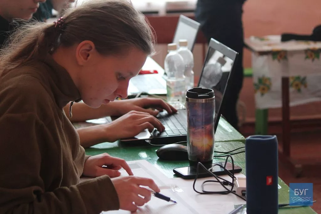 Екстремальний туристичний змаг «Доброволець» зібрав у Вовчаку майже 300 учасників 20