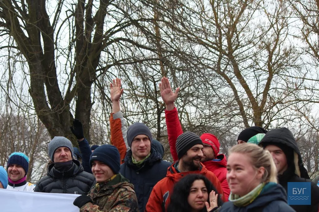 Екстремальний туристичний змаг «Доброволець» зібрав у Вовчаку майже 300 учасників 35