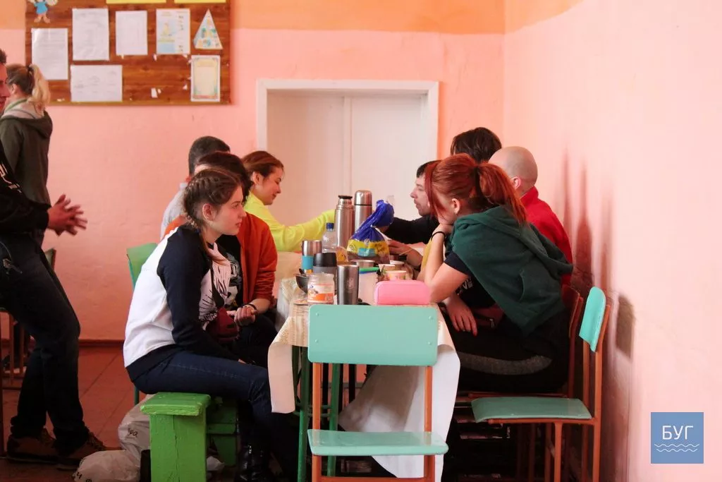 Екстремальний туристичний змаг «Доброволець» зібрав у Вовчаку майже 300 учасників 13