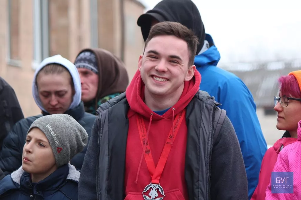 Екстремальний туристичний змаг «Доброволець» зібрав у Вовчаку майже 300 учасників 38