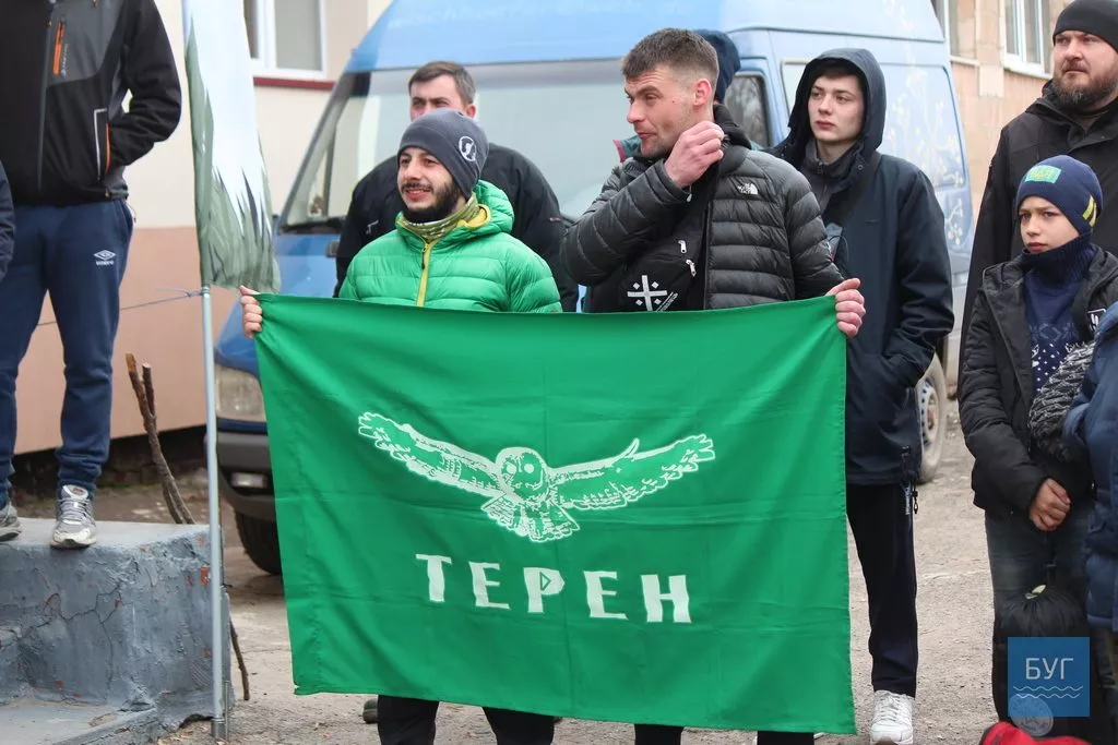 Екстремальний туристичний змаг «Доброволець» зібрав у Вовчаку майже 300 учасників 42