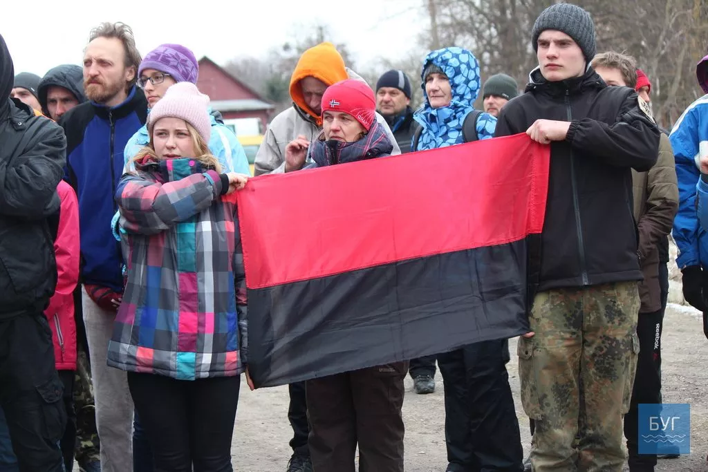 Екстремальний туристичний змаг «Доброволець» зібрав у Вовчаку майже 300 учасників 45