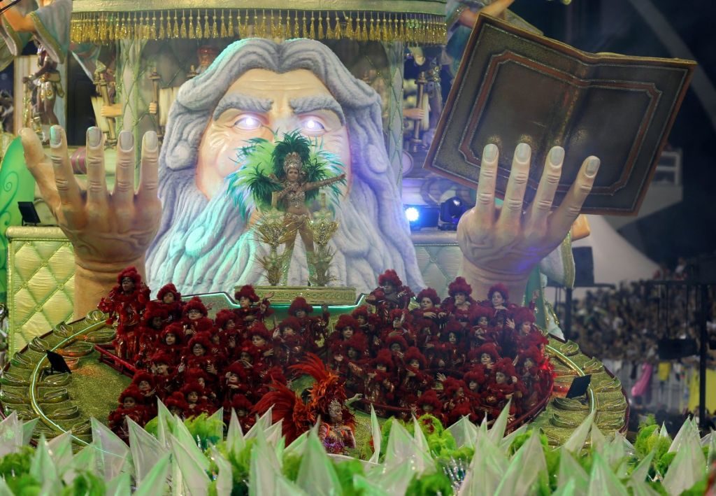 У Ріо-де-Жанейро засяяв на повну потужність карнавал 4