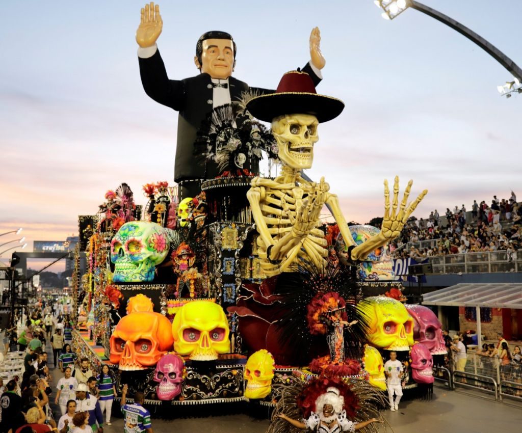 У Ріо-де-Жанейро засяяв на повну потужність карнавал 16