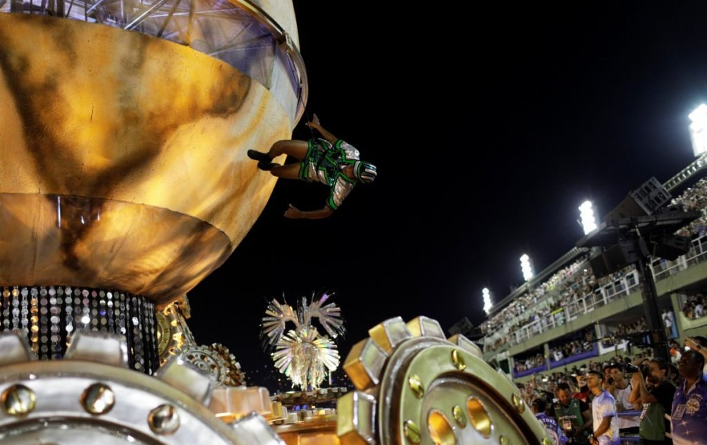 У Ріо-де-Жанейро засяяв на повну потужність карнавал 23