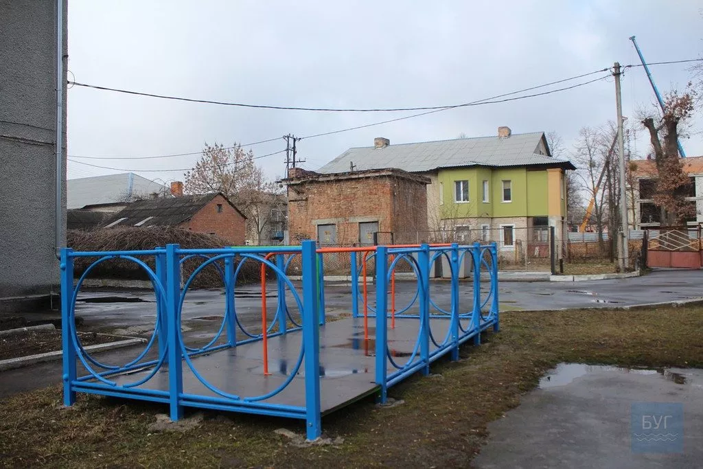Другий у Волинській області інклюзивний дитячий майданчик з'явився в Нововолинську 6