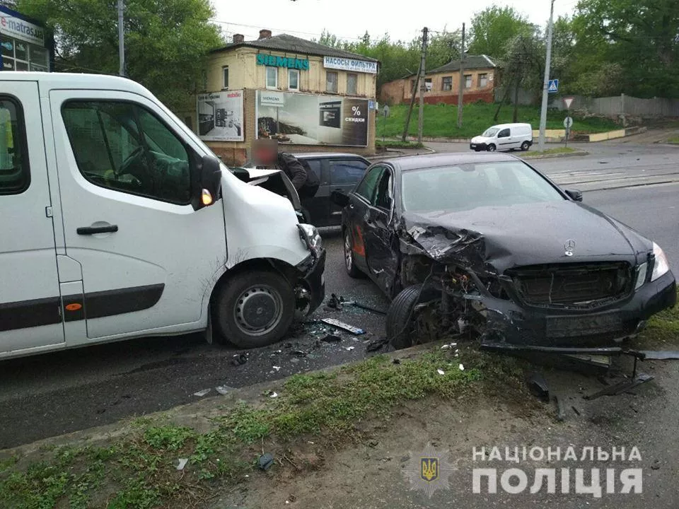 Чоловік у Харкові на краденому авто вчинив подвійну ДТП, постраждала 14-річна дитина 2