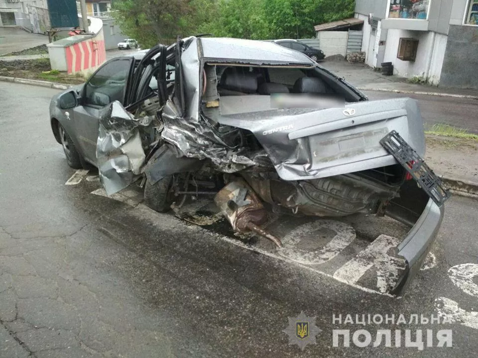 Чоловік у Харкові на краденому авто вчинив подвійну ДТП, постраждала 14-річна дитина 3