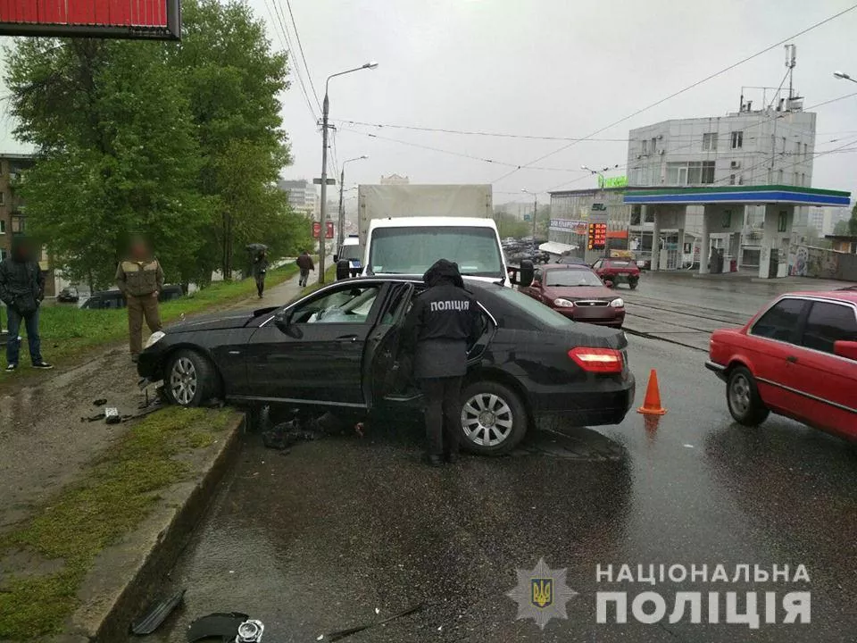 Чоловік у Харкові на краденому авто вчинив подвійну ДТП, постраждала 14-річна дитина 4