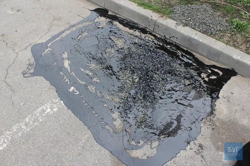 Ямковий ремонт на території Володимир-Волинської лікарні: пояснили чому не заасфальтували дві ями 2