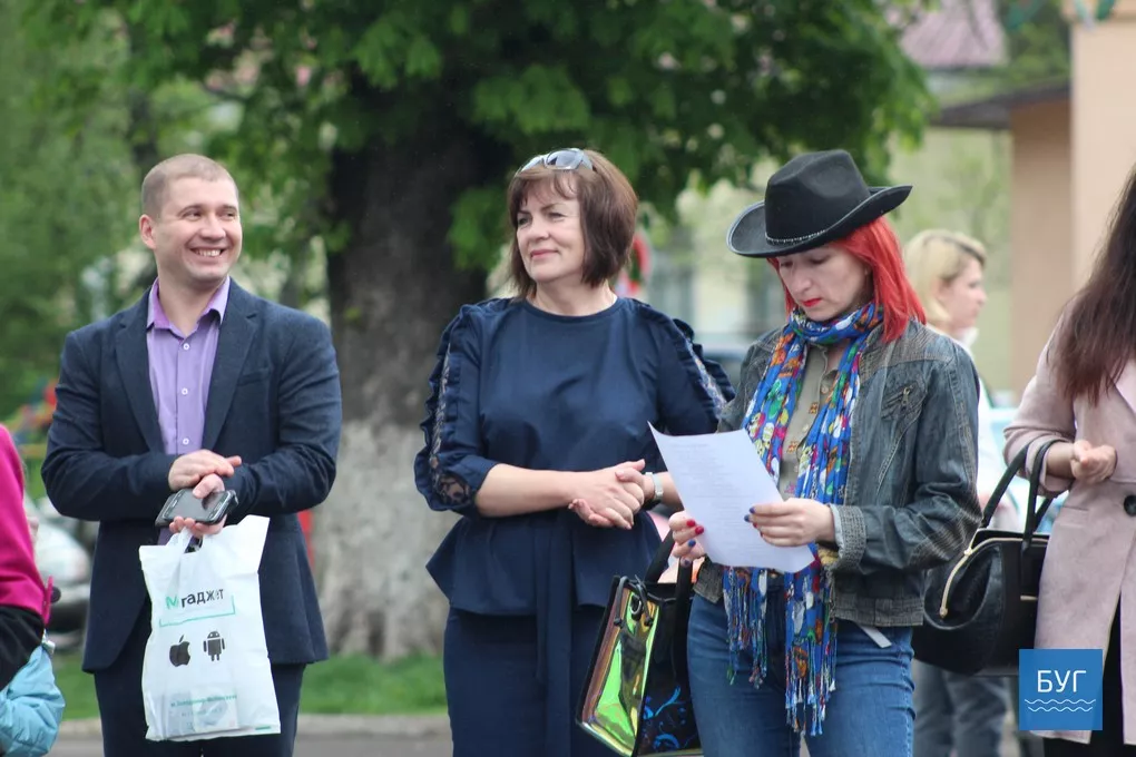 На площі у Володимирі-Волинському співали караоке. Фоторепортаж 20