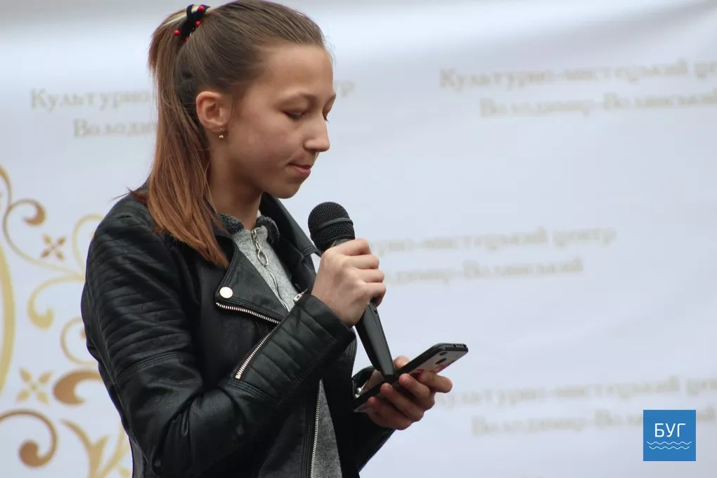 На площі у Володимирі-Волинському співали караоке. Фоторепортаж 21