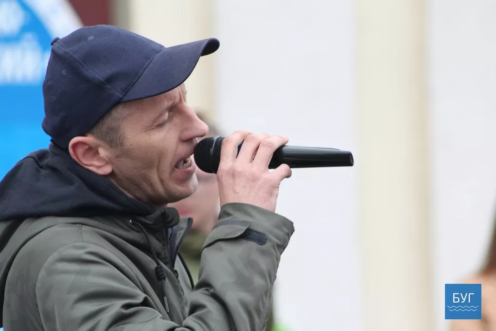 На площі у Володимирі-Волинському співали караоке. Фоторепортаж 24