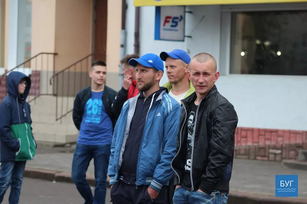 На площі у Володимирі-Волинському співали караоке. Фоторепортаж 30