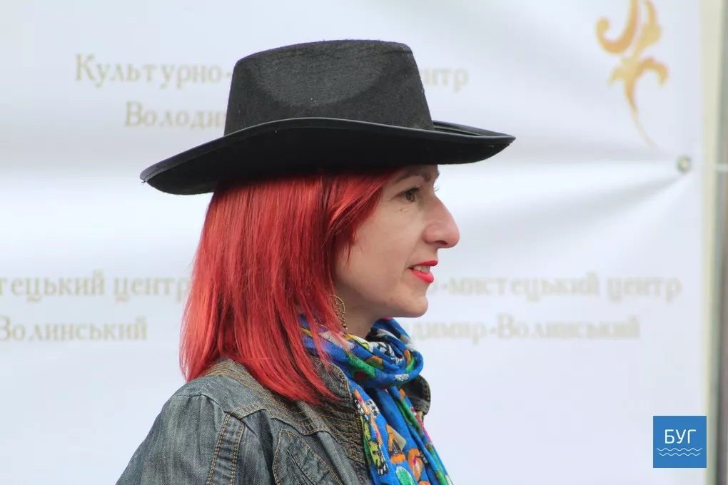 На площі у Володимирі-Волинському співали караоке. Фоторепортаж 32