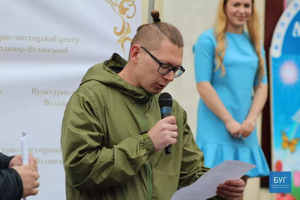 На площі у Володимирі-Волинському співали караоке. Фоторепортаж 34