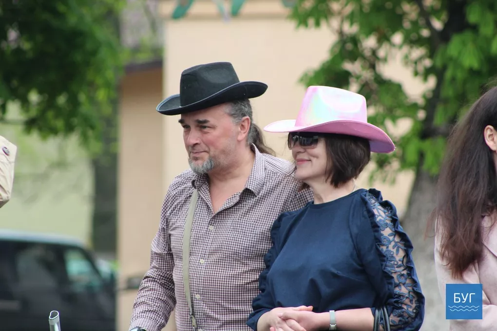 На площі у Володимирі-Волинському співали караоке. Фоторепортаж 40