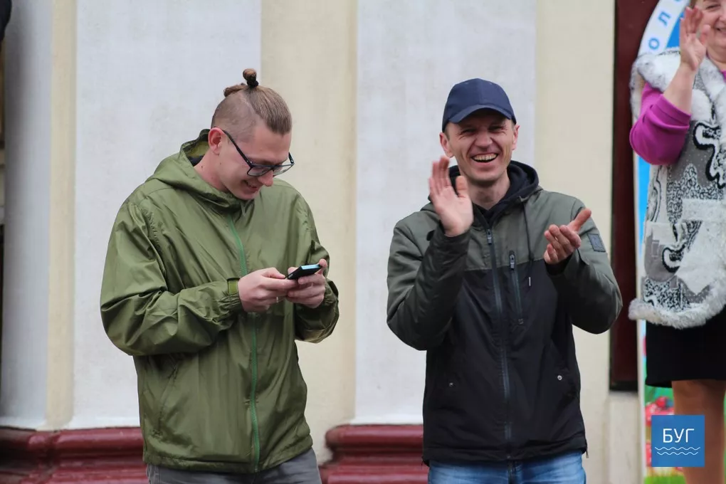 На площі у Володимирі-Волинському співали караоке. Фоторепортаж 47