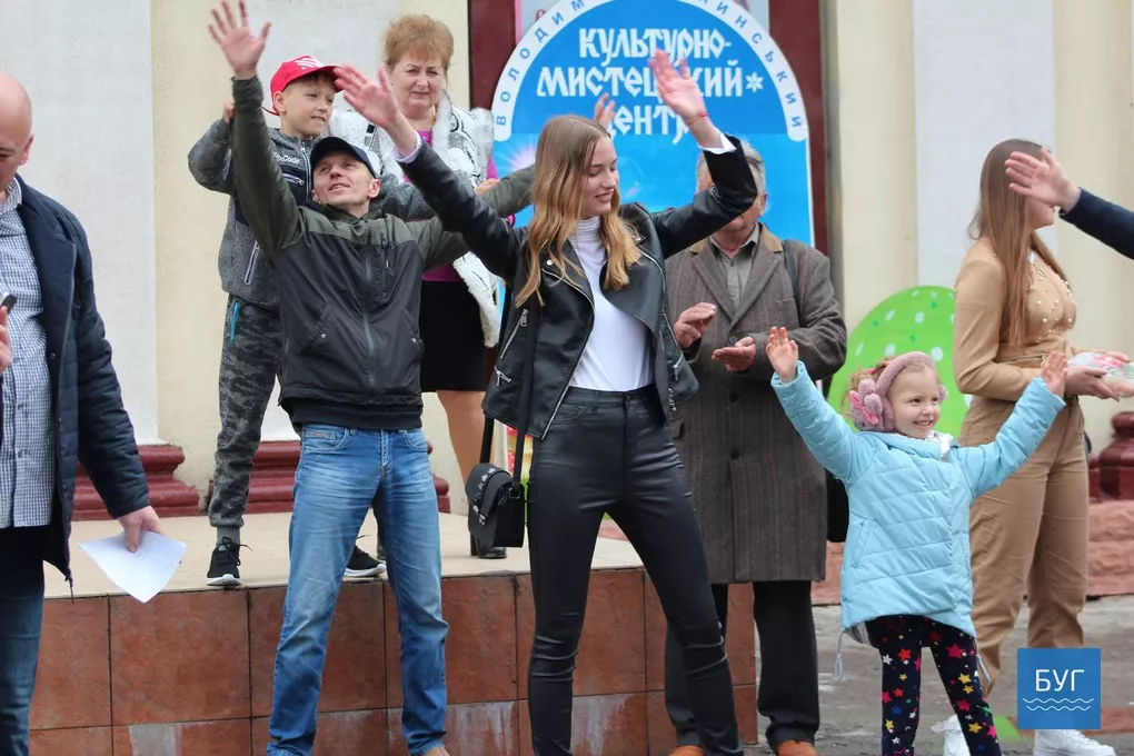 На площі у Володимирі-Волинському співали караоке. Фоторепортаж 49