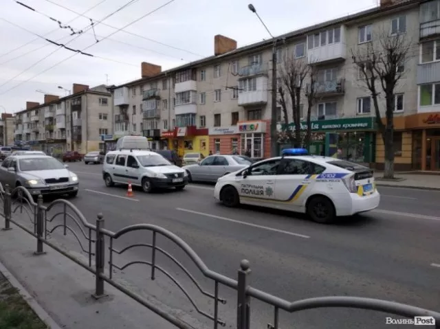 У Луцьку на мосту в ДТП зіштовхнулись три автомобіля 2