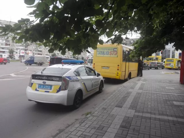 ДТП у Луцьку: маршрутка зачепила легковик 3