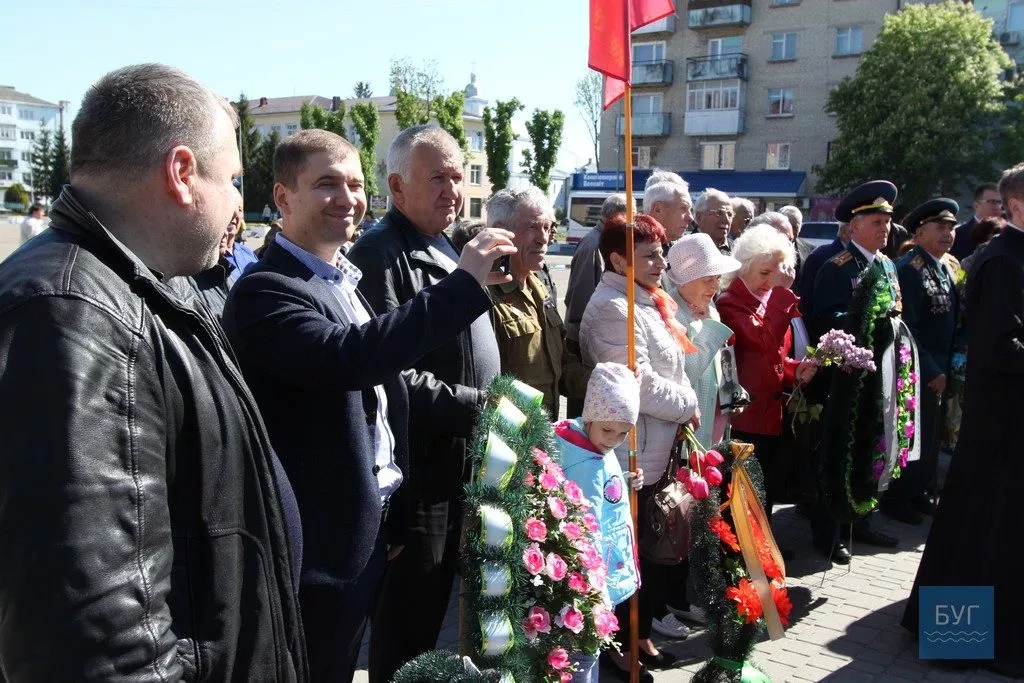 Організації ветеранів поклали квіти до обеліску Слави у Володимирі-Волинському 4