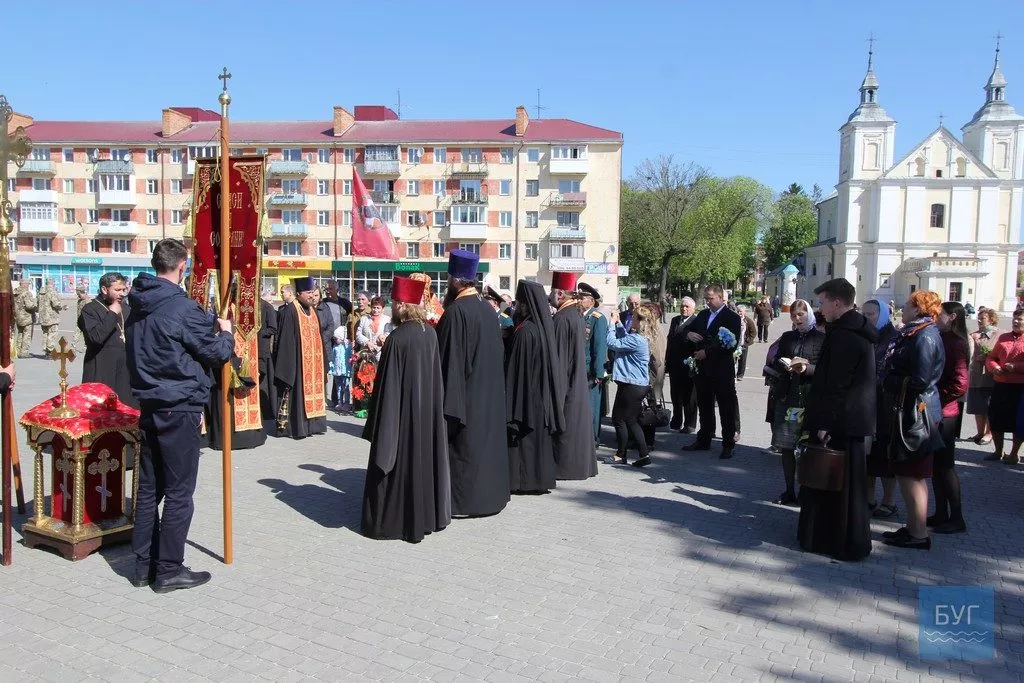 Організації ветеранів поклали квіти до обеліску Слави у Володимирі-Волинському 8