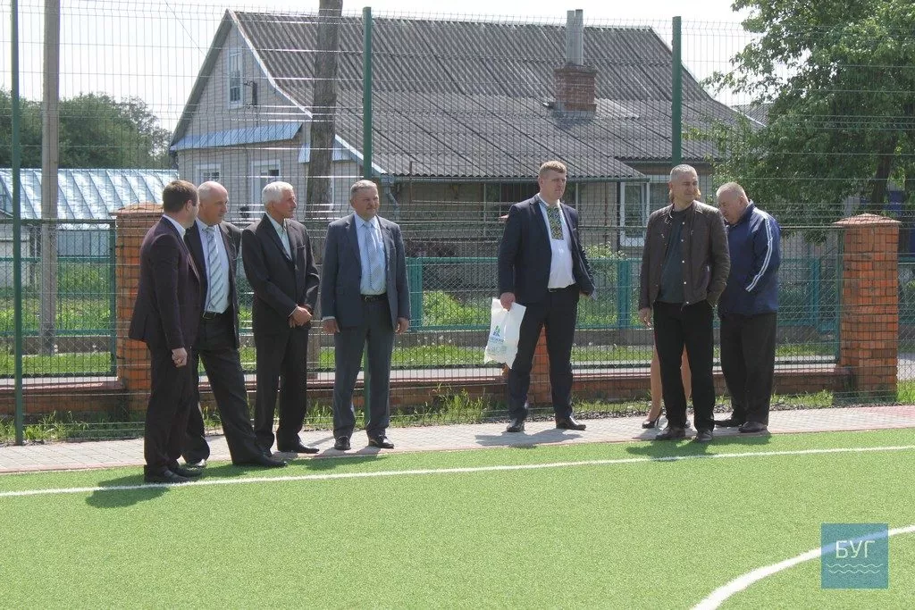 В селі Льотниче Зимнівської ОТГ відкрили сучасний спортивний майданчик 5